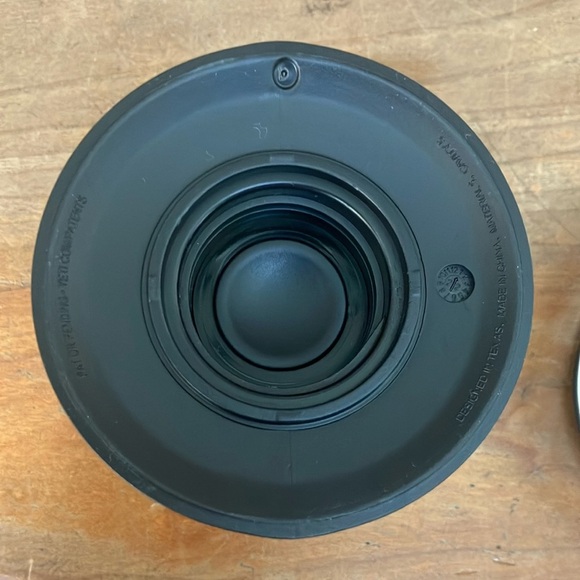 YETI Black Bottle Cap with Handle - Picture 4 of 12